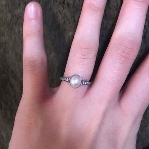 Elegant Beauty Pandora pearl ring